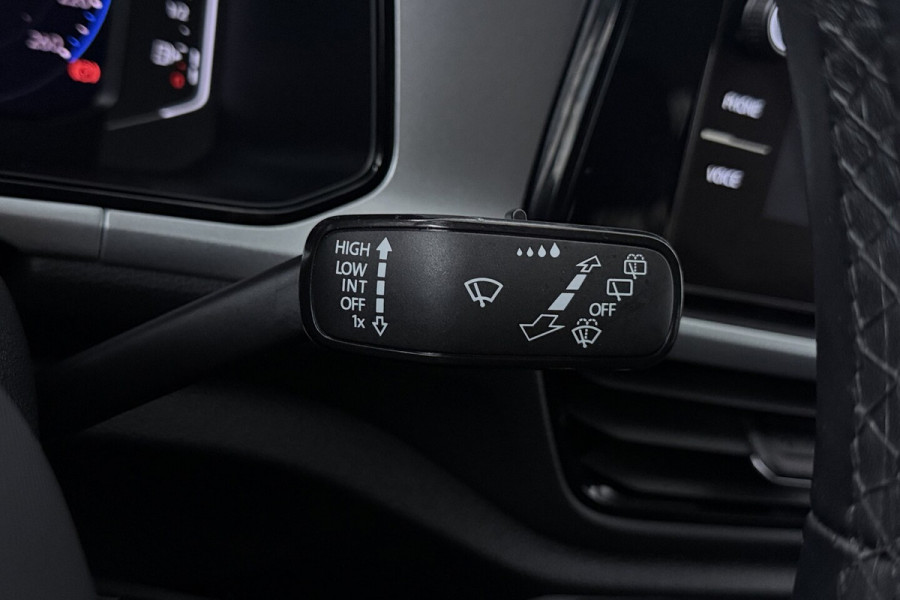 Volkswagen T-Roc 1.0 TSI Life (NAVIGATIE, CAMERA, TREKHAAK, DIGITALE COCKPIT, ADAPTIEVE CRUISE, CARPLAY)