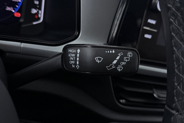 Volkswagen T-Roc 1.0 TSI Life (NAVIGATIE, CAMERA, TREKHAAK, DIGITALE COCKPIT, ADAPTIEVE CRUISE, CARPLAY)