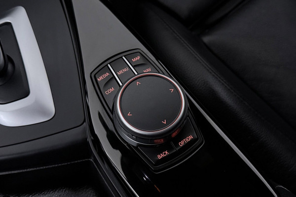 BMW 1-serie 118i High Executive Sport-Line (SCHUIF/KANTELDAK, GROOT-NAVIGATIE, STOELVERWARMING, SPORTS