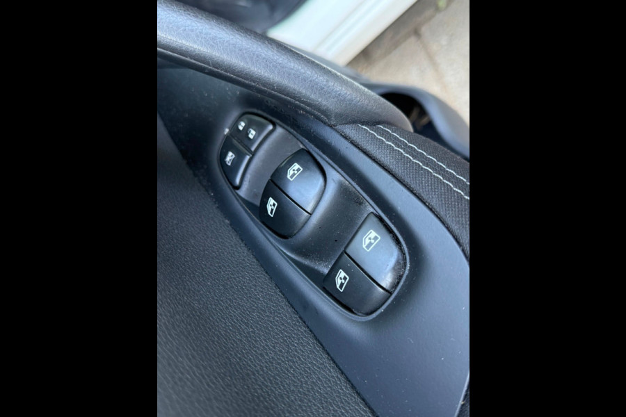 Nissan QASHQAI 1.2 N-Connecta (PANORAMADAK, DIRECTE INRUIL VERKOOP, NAVIGATIE, MULTIMEDIA, ONDERHOUD AANW