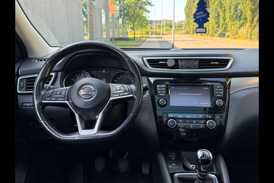 Nissan QASHQAI 1.2 N-Connecta (PANORAMADAK, DIRECTE INRUIL VERKOOP, NAVIGATIE, MULTIMEDIA, ONDERHOUD AANW