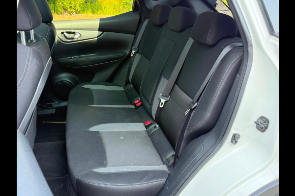 Nissan QASHQAI 1.2 N-Connecta (PANORAMADAK, DIRECTE INRUIL VERKOOP, NAVIGATIE, MULTIMEDIA, ONDERHOUD AANW