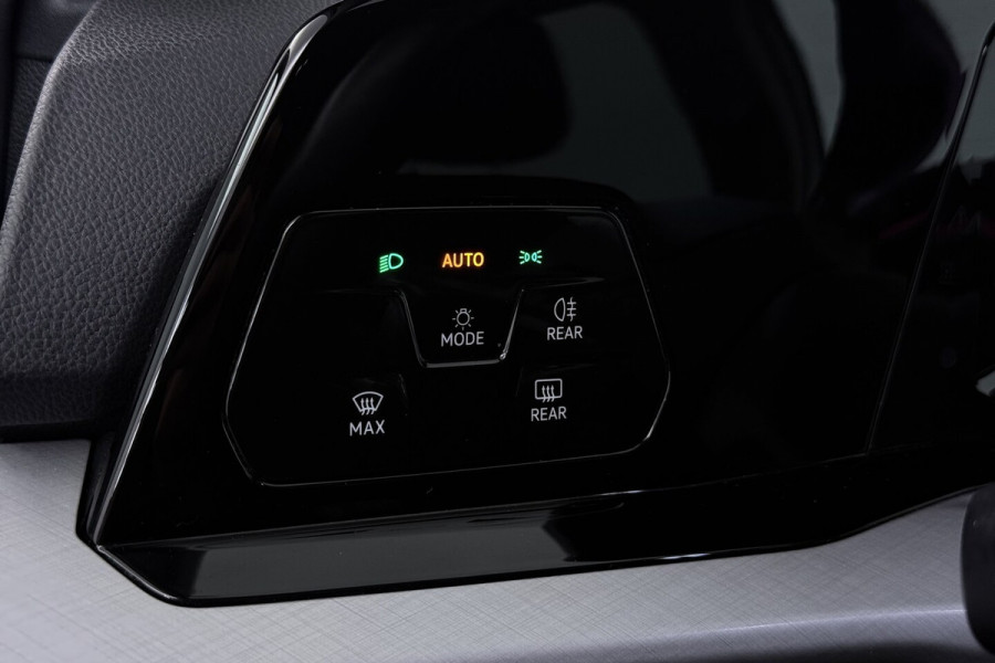 Volkswagen Golf 2.0 TDI Style (DIGITALE COCKPIT, SFEERVERLICHTING, NAVIGATIE, CRUISE ADAPTIEF, STUURVERWAR