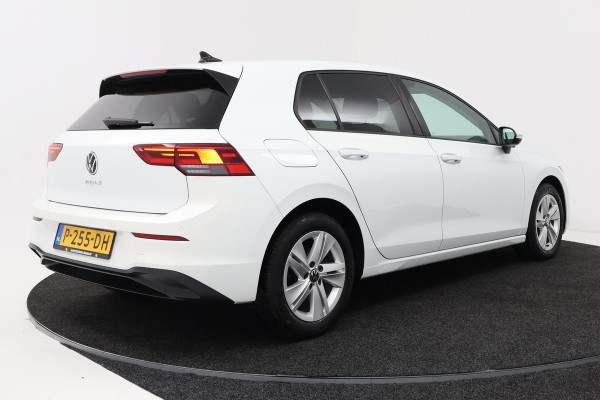 Volkswagen Golf 2.0 TDI Style (DIGITALE COCKPIT, SFEERVERLICHTING, NAVIGATIE, CRUISE ADAPTIEF, STUURVERWAR