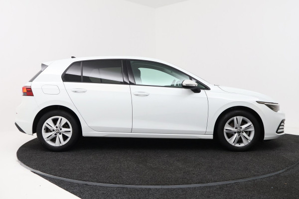 Volkswagen Golf 2.0 TDI Style (DIGITALE COCKPIT, SFEERVERLICHTING, NAVIGATIE, CRUISE ADAPTIEF, STUURVERWAR