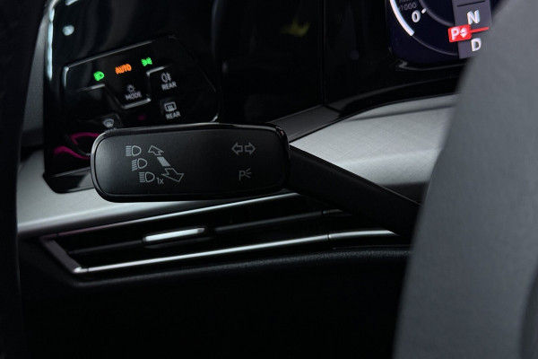 Volkswagen Golf 2.0 TDI Style (DIGITALE COCKPIT, SFEERVERLICHTING, NAVIGATIE, CRUISE ADAPTIEF, STUURVERWAR