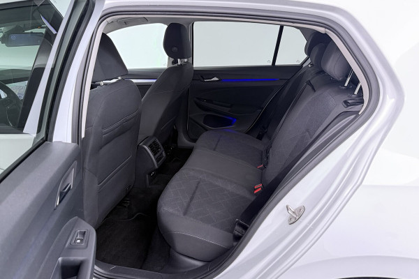 Volkswagen Golf 2.0 TDI Style (DIGITALE COCKPIT, SFEERVERLICHTING, NAVIGATIE, CRUISE ADAPTIEF, STUURVERWAR