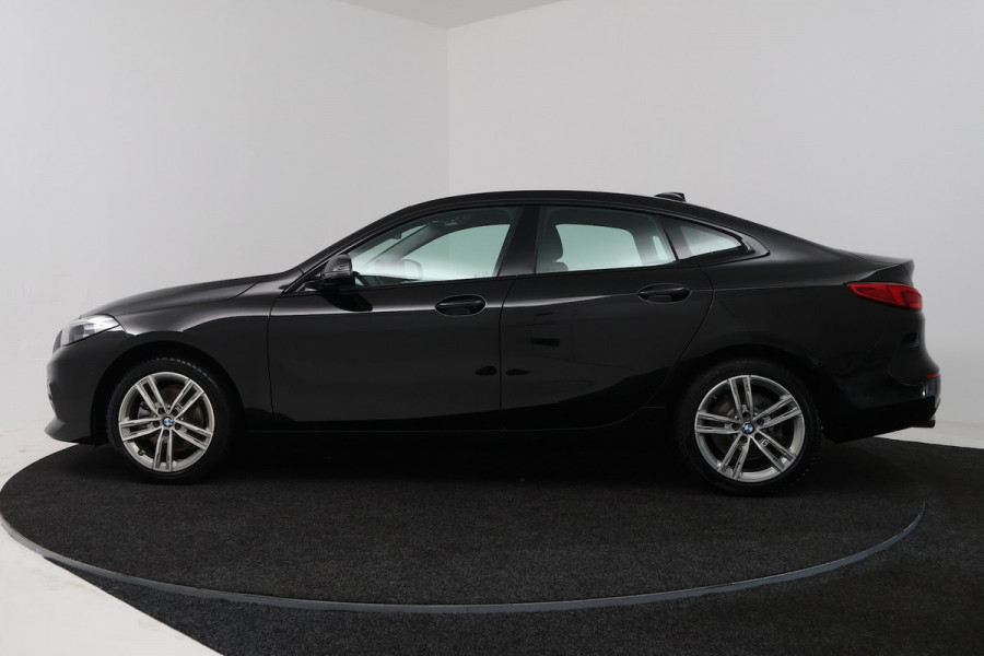 BMW 2 Serie Gran Coupé 218i High Executive (STOELVERWARMING, CAMERA, NAVIGATIE, CRUISE CONTROL, DEALER ONDERHOUDE
