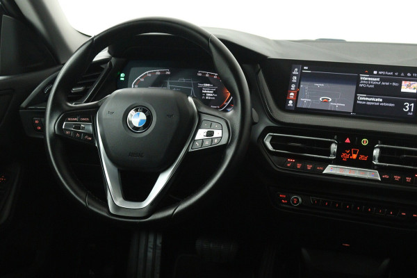 BMW 2 Serie Gran Coupé 218i High Executive (STOELVERWARMING, CAMERA, NAVIGATIE, CRUISE CONTROL, DEALER ONDERHOUDE