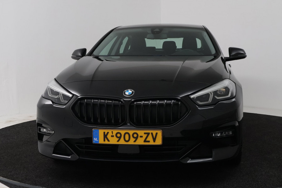 BMW 2 Serie Gran Coupé 218i High Executive (STOELVERWARMING, CAMERA, NAVIGATIE, CRUISE CONTROL, DEALER ONDERHOUDE