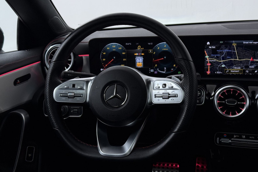 Mercedes-Benz CLA-Klasse 200 Business Solution AMG (PANORAMADAK, STOELVERWARMING, SFEERVERLICHTING, CAMERA, CRUISE