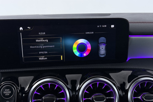Mercedes-Benz CLA-Klasse 200 Business Solution AMG (PANORAMADAK, STOELVERWARMING, SFEERVERLICHTING, CAMERA, CRUISE