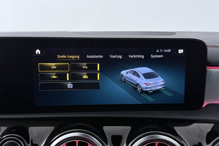 Mercedes-Benz CLA-Klasse 200 Business Solution AMG (PANORAMADAK, STOELVERWARMING, SFEERVERLICHTING, CAMERA, CRUISE