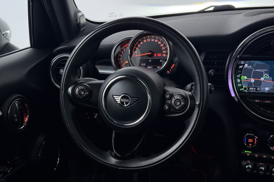 MINI 5-deurs 1.5 Cooper Chili (PANORAMADAK, STOELVERWARMING, H/K AUDIO, DEALER ONDERHOUDEN)