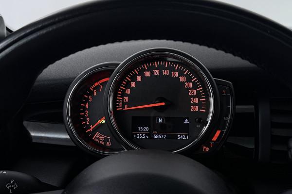 MINI 5-deurs 1.5 Cooper Chili (PANORAMADAK, STOELVERWARMING, H/K AUDIO, DEALER ONDERHOUDEN)