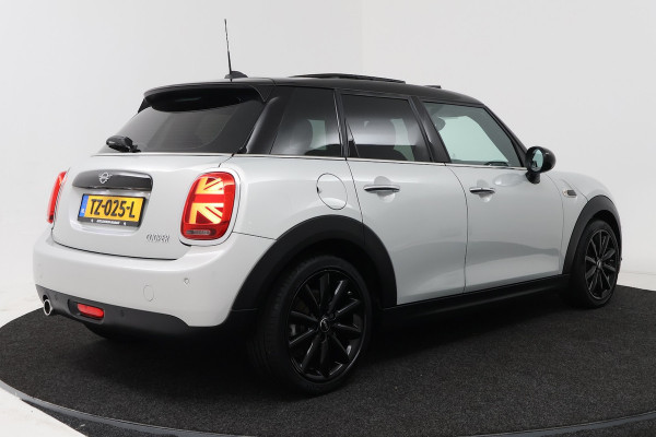 MINI 5-deurs 1.5 Cooper Chili (PANORAMADAK, STOELVERWARMING, H/K AUDIO, DEALER ONDERHOUDEN)
