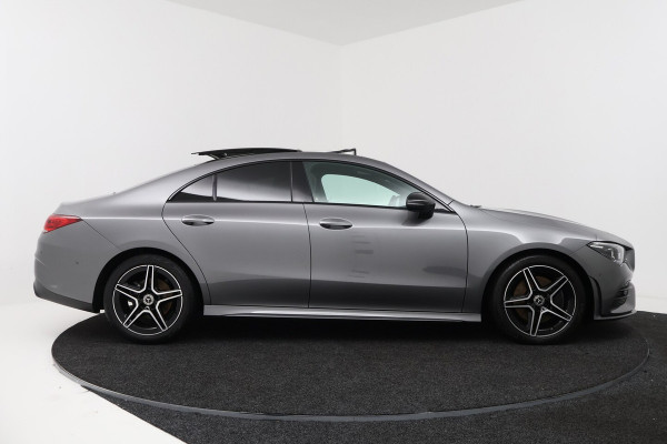 Mercedes-Benz CLA-Klasse 200 Business Solution AMG (PANORAMADAK, SFEERVERLICHTING, STOELVERWARMING, 1e EIGENAAR, GO