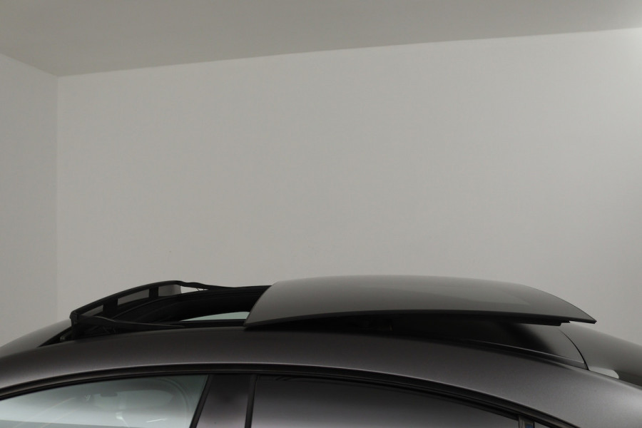 Mercedes-Benz CLA-Klasse 200 Business Solution AMG (PANORAMADAK, SFEERVERLICHTING, STOELVERWARMING, 1e EIGENAAR, GO