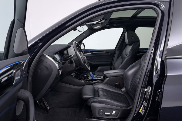 BMW iX3 High Executive 80 kWh SOH 95% (PANORAMADAK, TREKHAAK, H&K AUDIO, CRUISE ADAPTIEF, CAMERA,