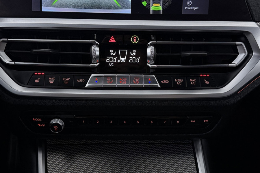 BMW 3-serie 320i High Executive Edition (STOELVERWARMING, CAMERA, PDC, SFEERVERLICHTING, TREKHAAK AFNE