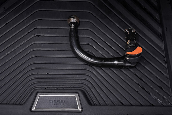 BMW 3-serie 320i High Executive Edition (STOELVERWARMING, CAMERA, PDC, SFEERVERLICHTING, TREKHAAK AFNE
