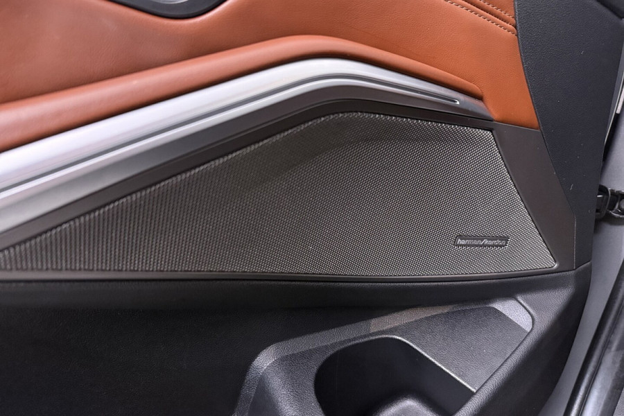 BMW 3-serie 330i High Executive Edition (PANORAMADAK, HEAD-UP, HARMAN/KARDON, 360 CAMERA, SFEERVERLICH