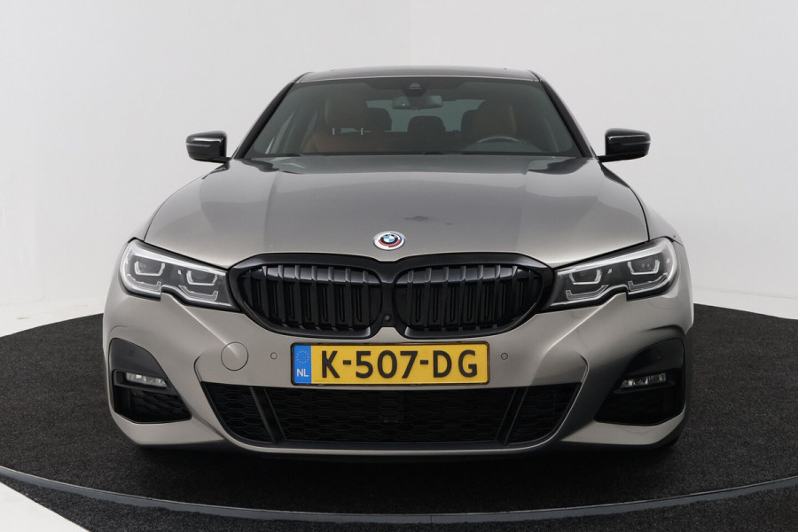 BMW 3-serie 330i High Executive Edition (PANORAMADAK, HEAD-UP, HARMAN/KARDON, 360 CAMERA, SFEERVERLICH