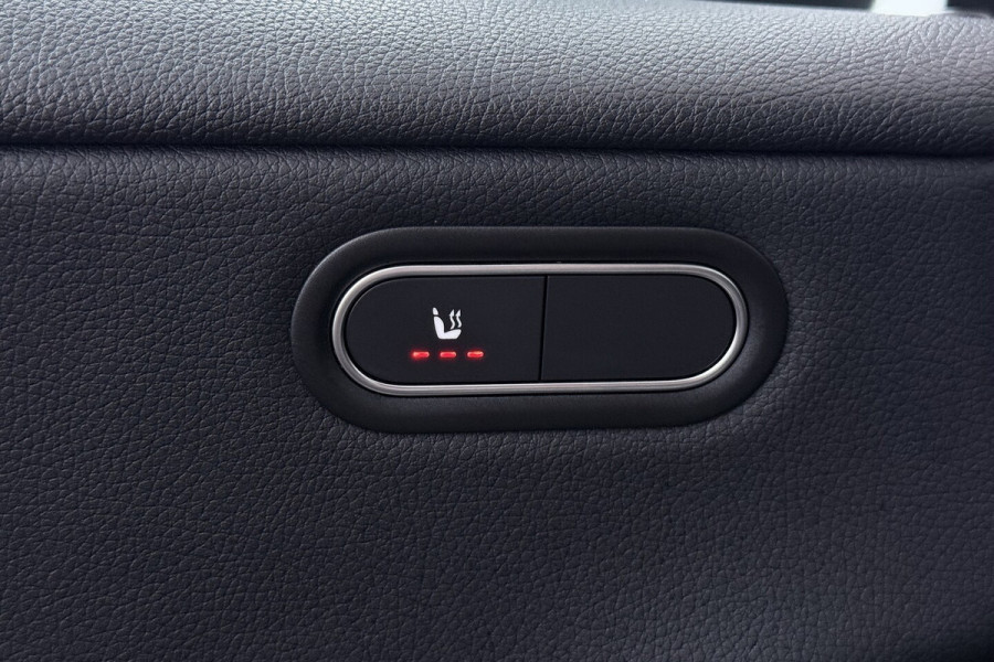 Mercedes-Benz CLA-Klasse 180 Business Line (STOELVERWARMING, NAVIGATIE, CAMERA, PARKEERSENSOREN)
