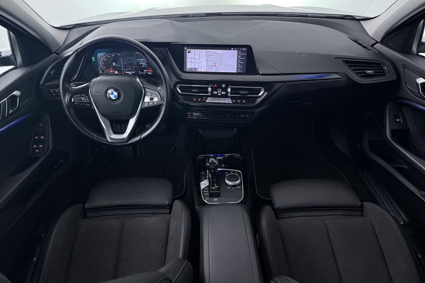 BMW 1-serie 118i Executive Edition (SFEERVERLICHTING, NAVIGATIE, CRUISE CONTROL, PARKEERSENSOREN, DEAL