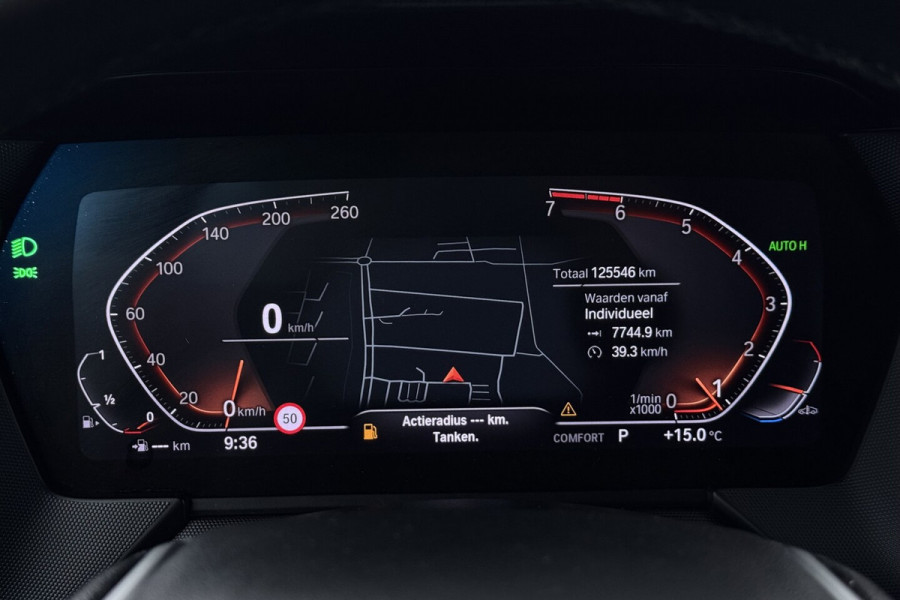 BMW 1-serie 118i Executive Edition (SFEERVERLICHTING, NAVIGATIE, CRUISE CONTROL, PARKEERSENSOREN, DEAL