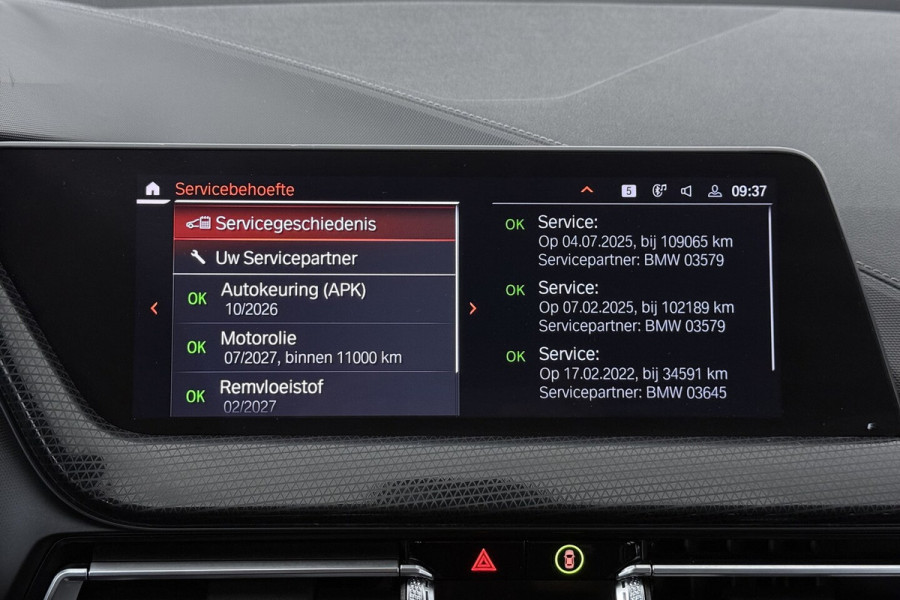 BMW 1-serie 118i Executive Edition (SFEERVERLICHTING, NAVIGATIE, CRUISE CONTROL, PARKEERSENSOREN, DEAL