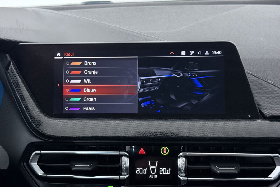 BMW 1-serie 118i Executive Edition (SFEERVERLICHTING, NAVIGATIE, CRUISE CONTROL, PARKEERSENSOREN, DEAL