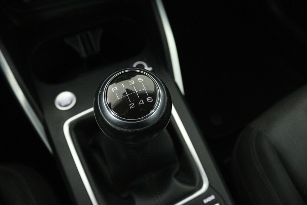 Audi Q2 30 TFSI S Edition (STOELVERWARMING, CRUISE CONTROL ADAPTIEF, NAVGATIE, PARKEERSENSOREN)