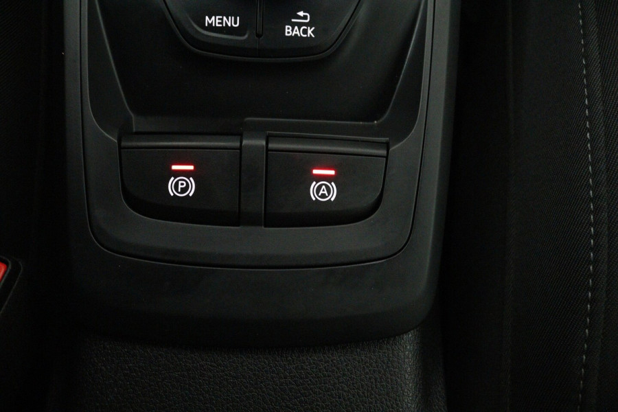 Audi Q2 30 TFSI S Edition (STOELVERWARMING, CRUISE CONTROL ADAPTIEF, NAVGATIE, PARKEERSENSOREN)