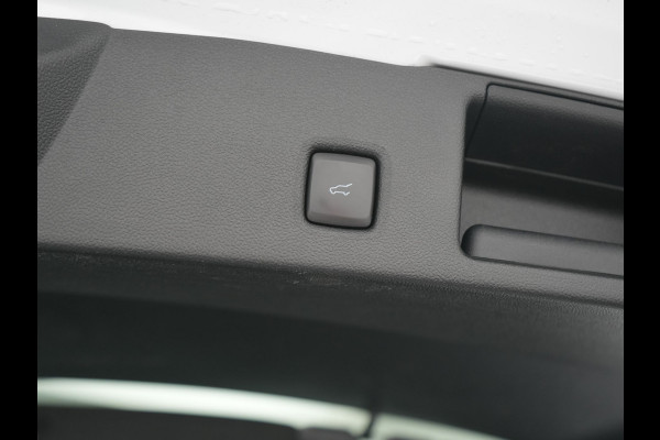 Ford Kuga 2.5 PHEV ST-Line 225pk Dealer O.H | Trekhaak Af Fabriek | Panodak | Adaptive Cruise | 360 Camera | Head Up | Sportstoelen & Stuur Verwarmd | Apple Carplay | Keyless | Pilot Assist | BLIS | Virtual | Navigatie | DAB | 18"L.M | Plug In Hybrid |