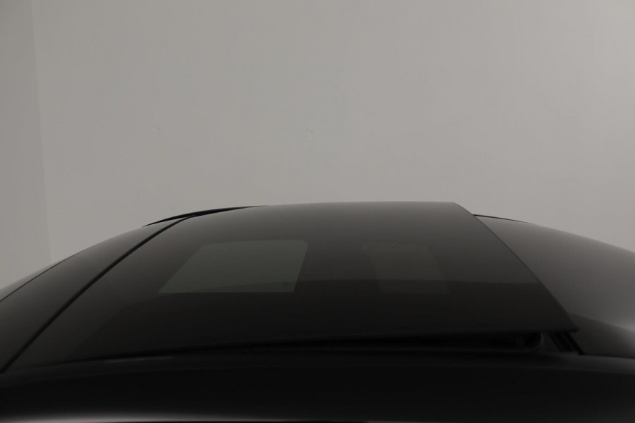 Mercedes-Benz A-Klasse 200 Business Solution AMG (PANORAMADAK, STOELVERWARMING, ACHTERUITRIJCAMERA, SFEERVERLICHT