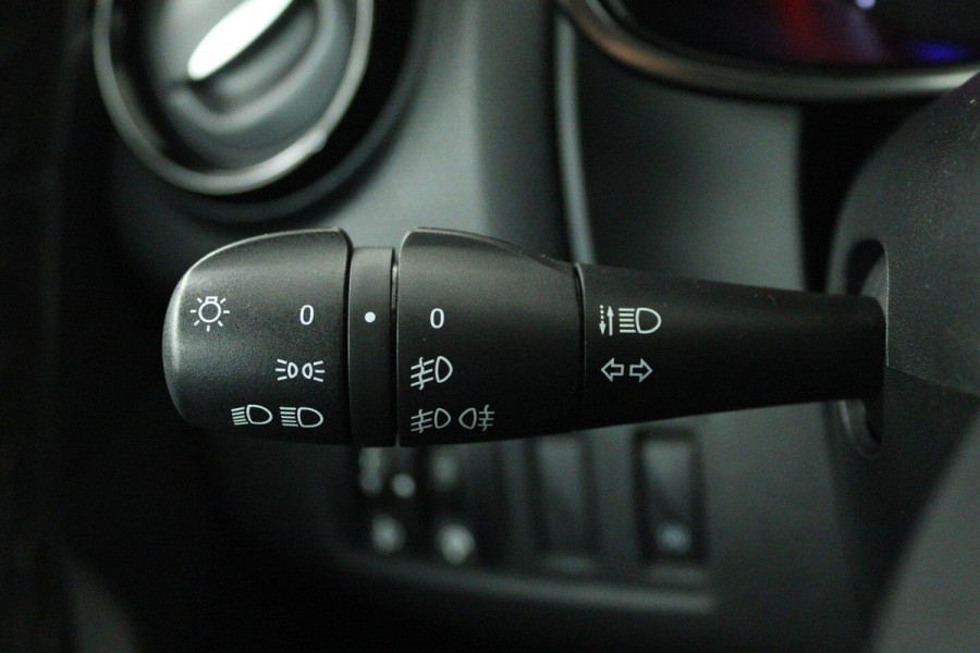 Renault Clio Estate 0.9 TCe Limited (TREKHAAK, NAVIGATIE, CAMERA, PARKEERSENSOREN, BLUETOOTH, CRUISE CONTROL)