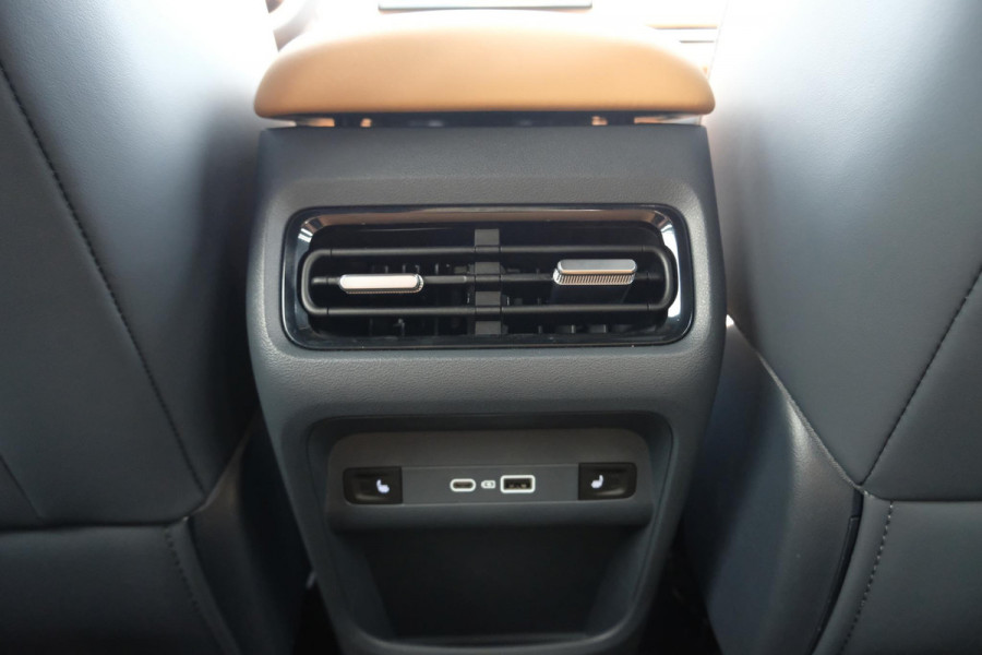 GEELY Starray EM-i 1.5 Max+ 262 PK | Panorama | Stoelen voor & achter verwarmd | Memory Seats | 360 Camera | 19 Inch LMV | 136km elektrisch bereik