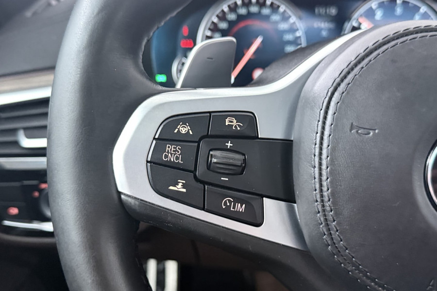 BMW 6 Serie Gran Turismo 630i High Executive (PANORAMADAK, H&K AUDIO, STOELVERWARMING/VERKOELING, STUURVERWARMING,