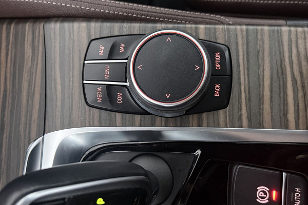 BMW 6 Serie Gran Turismo 630i High Executive (PANORAMADAK, H&K AUDIO, STOELVERWARMING/VERKOELING, STUURVERWARMING,