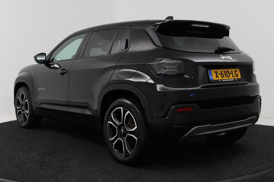 Jeep Avenger Summit 54 kWh SOH 95% (PARKEERSENSOREN, CRUISE CONTROL ADAPTIEF, CAMERA, NAVIGATIE)