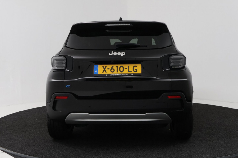 Jeep Avenger Summit 54 kWh SOH 95% (PARKEERSENSOREN, CRUISE CONTROL ADAPTIEF, CAMERA, NAVIGATIE)
