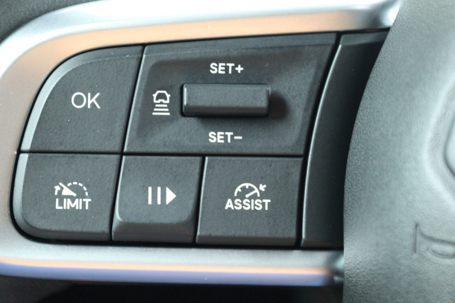 Jeep Avenger Summit 54 kWh SOH 95% (PARKEERSENSOREN, CRUISE CONTROL ADAPTIEF, CAMERA, NAVIGATIE)