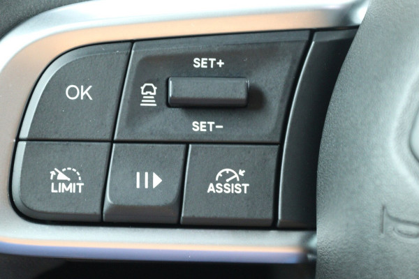 Jeep Avenger Summit 54 kWh SOH 95% (PARKEERSENSOREN, CRUISE CONTROL ADAPTIEF, CAMERA, NAVIGATIE)