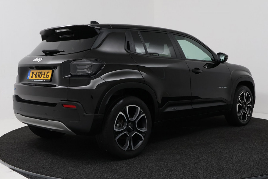 Jeep Avenger Summit 54 kWh SOH 95% (PARKEERSENSOREN, CRUISE CONTROL ADAPTIEF, CAMERA, NAVIGATIE)