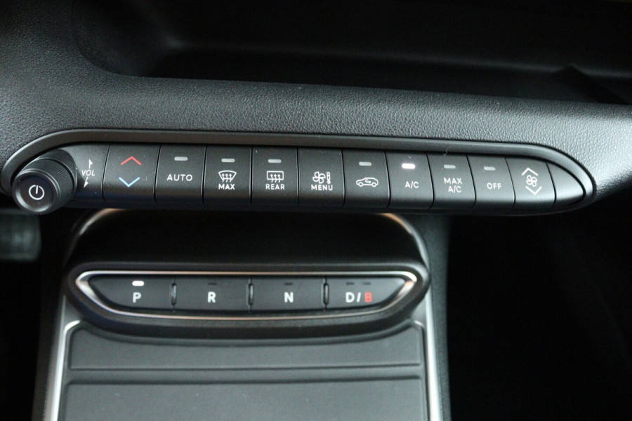 Jeep Avenger Summit 54 kWh SOH 95% (PARKEERSENSOREN, CRUISE CONTROL ADAPTIEF, CAMERA, NAVIGATIE)