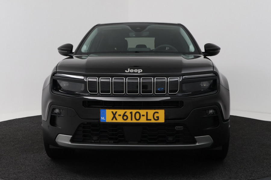Jeep Avenger Summit 54 kWh SOH 95% (PARKEERSENSOREN, CRUISE CONTROL ADAPTIEF, CAMERA, NAVIGATIE)