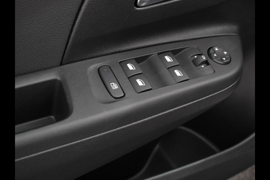 Opel Corsa 1.2 GS Line Navigatie Apple Carplay/Android Auto Airco Cruise Control Lichtmetalen velgen Sportstoelen