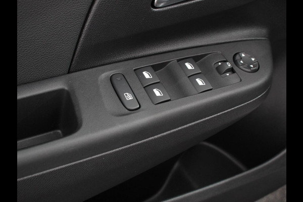Opel Corsa 1.2 GS Line Navigatie Apple Carplay/Android Auto Airco Cruise Control Lichtmetalen velgen Sportstoelen