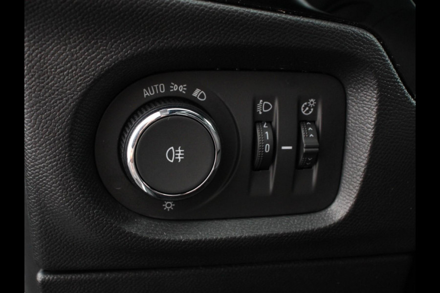 Opel Corsa 1.2 GS Line Navigatie Apple Carplay/Android Auto Airco Cruise Control Lichtmetalen velgen Sportstoelen